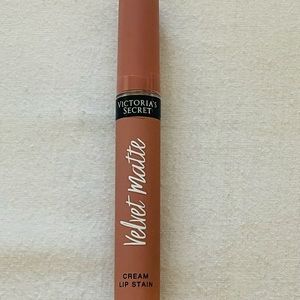 Victoria’s Secret Velvet Matte cream lip stain. ADORED. New